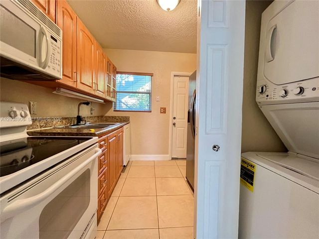 1150 99th St 6, Bay Harbor Islands, FL 33154