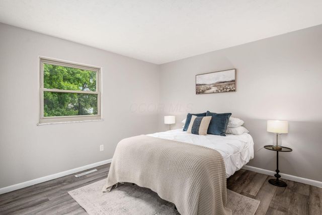 2498 Newburgh Drive, Columbus, OH 43219