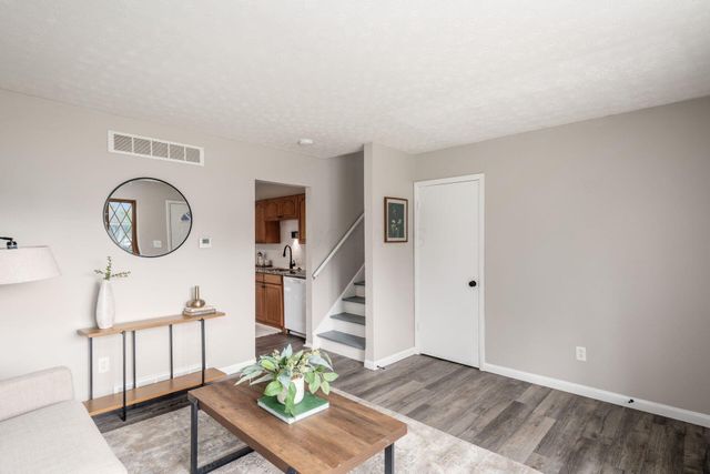 2498 Newburgh Drive, Columbus, OH 43219