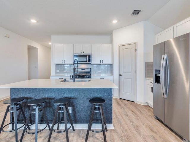 206 Fort Clark Springs DR, Hutto, TX 78634