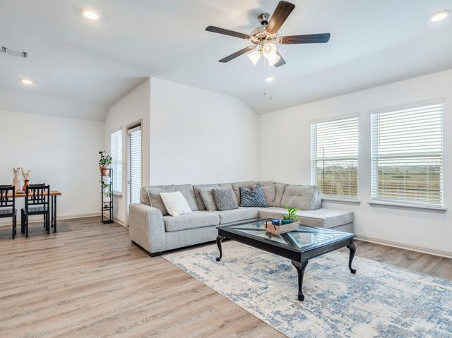 206 Fort Clark Springs DR, Hutto, TX 78634