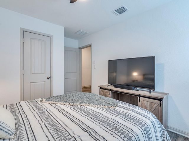 206 Fort Clark Springs DR, Hutto, TX 78634