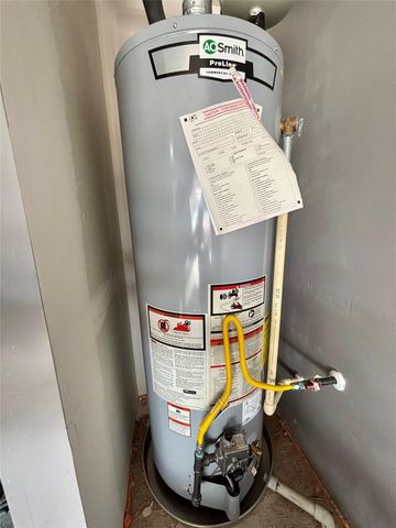 206 Fort Clark Springs DR, Hutto, TX 78634