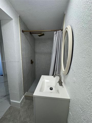 2796 SW 34th Ct Rear, Miami, FL 33133