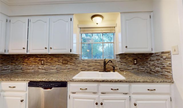 347 Forest Lake Drive, Seabrook, TX 77586