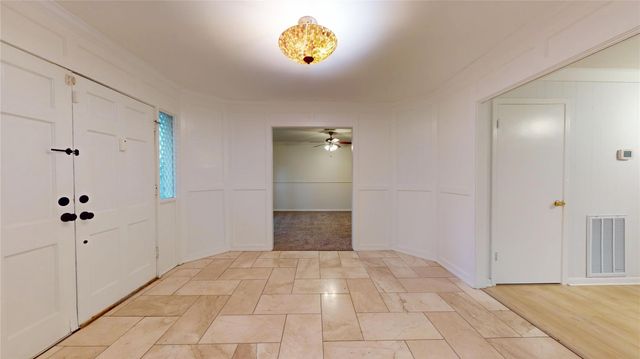 347 Forest Lake Drive, Seabrook, TX 77586