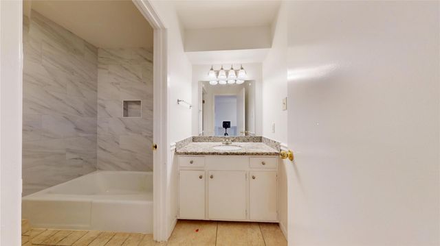 347 Forest Lake Drive, Seabrook, TX 77586