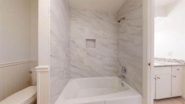 347 Forest Lake Drive, Seabrook, TX 77586