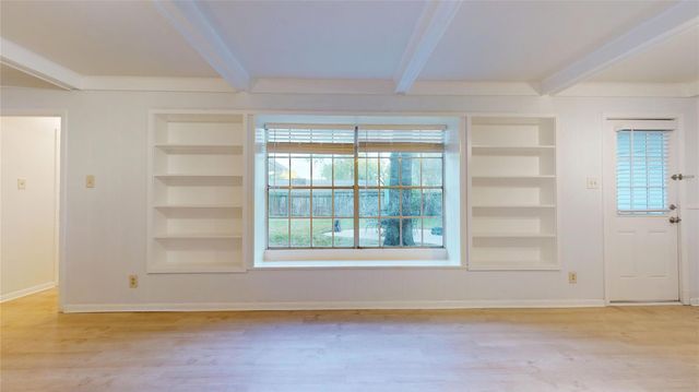 347 Forest Lake Drive, Seabrook, TX 77586