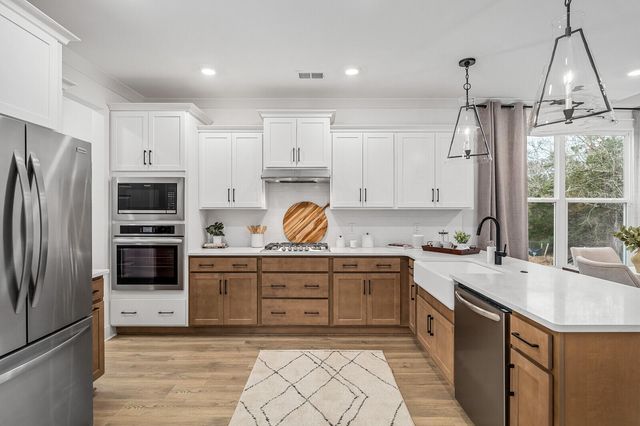 810 Abbey Gardens Lane, Moncks Corner, SC 29461