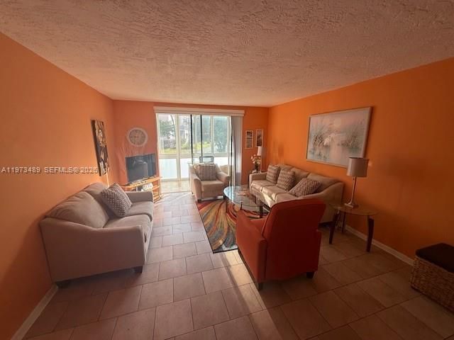 2801 Somerset Drive 105, Lauderdale Lakes, FL 33311