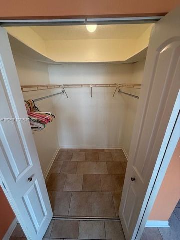 2801 Somerset Drive 105, Lauderdale Lakes, FL 33311