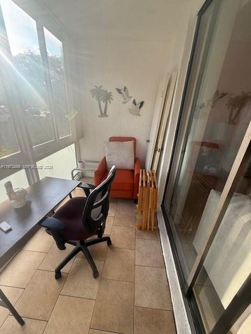 2801 Somerset Drive 105, Lauderdale Lakes, FL 33311