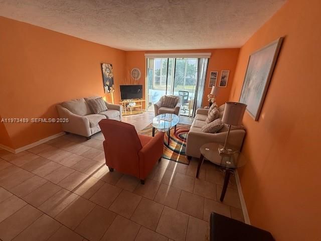 2801 Somerset Drive 105, Lauderdale Lakes, FL 33311