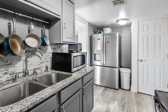 1125 N Meridian Ave, Wichita, KS 67203
