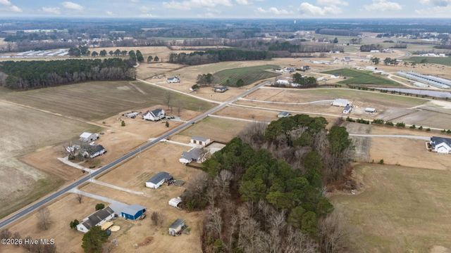 3905 Hudsons Crossroads Road, Greenville, NC 27858