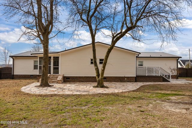 3905 Hudsons Crossroads Road, Greenville, NC 27858