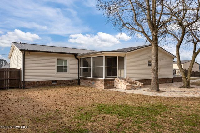 3905 Hudsons Crossroads Road, Greenville, NC 27858