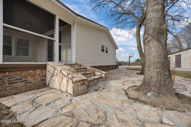 3905 Hudsons Crossroads Road, Greenville, NC 27858