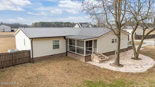 3905 Hudsons Crossroads Road, Greenville, NC 27858