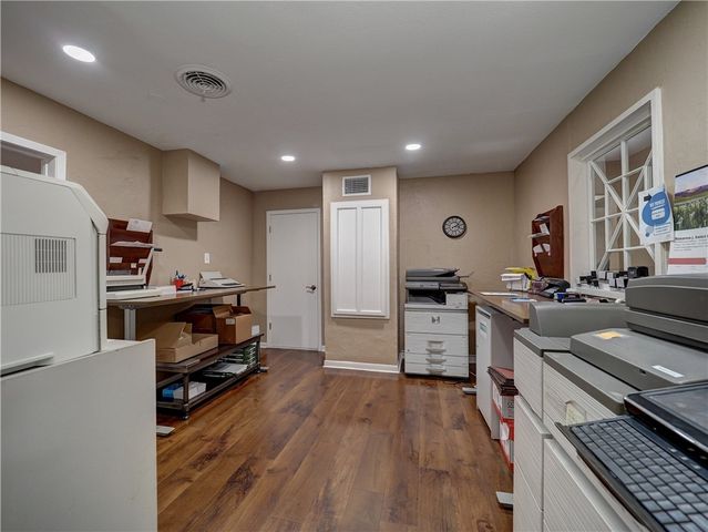 1315 Wildcat Dr, Portland, TX 78374