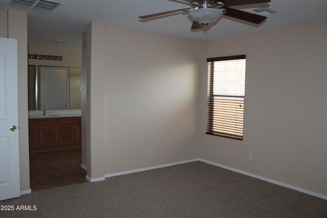 33082 N CAT HILLS Avenue, San Tan Valley, AZ 85144