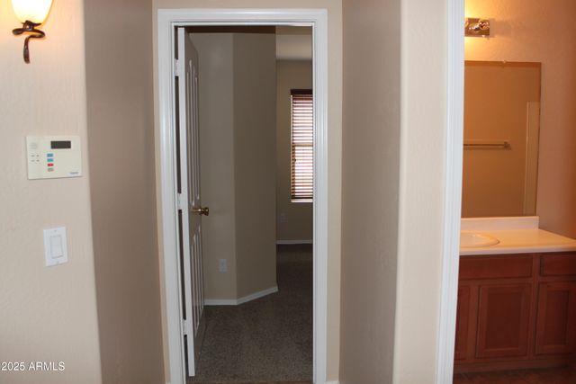 33082 N CAT HILLS Avenue, San Tan Valley, AZ 85144