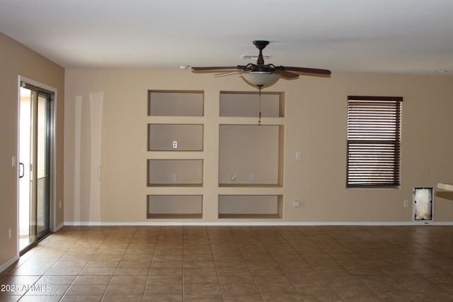 33082 N CAT HILLS Avenue, San Tan Valley, AZ 85144