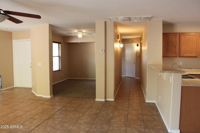 33082 N CAT HILLS Avenue, San Tan Valley, AZ 85144