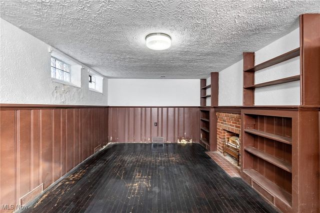 14313 Montrose Avenue, Cleveland, OH 44111