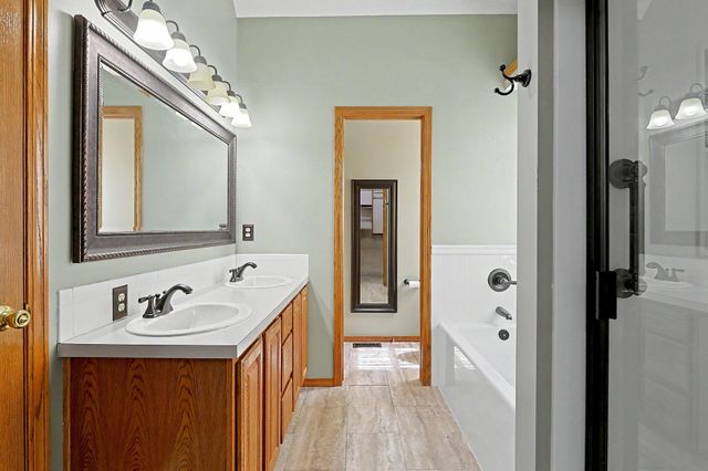 2351 N Crestline Ct., Wichita, KS 67205
