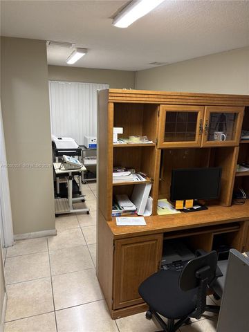 1750 W 39th Pl 1007, Hialeah, FL 33012