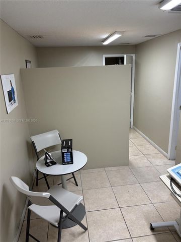 1750 W 39th Pl 1007, Hialeah, FL 33012