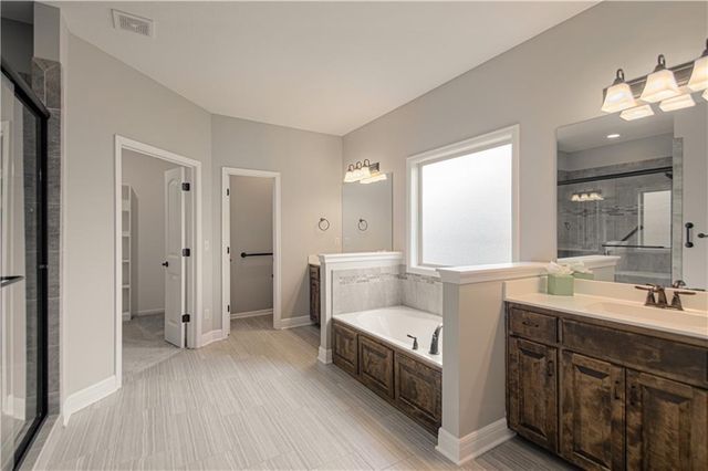 9326 N Ditzler Avenue, Kansas City, MO 64157
