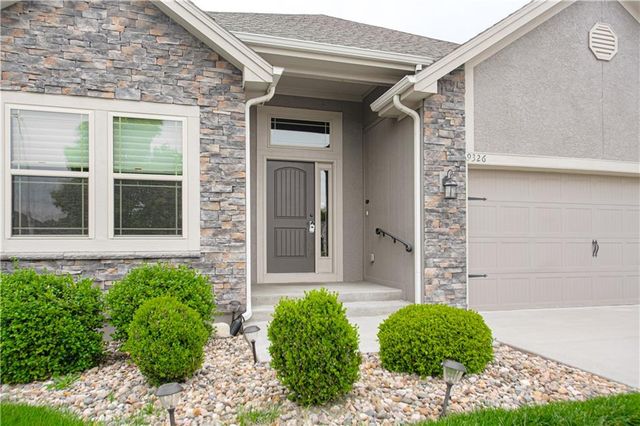 9326 N Ditzler Avenue, Kansas City, MO 64157