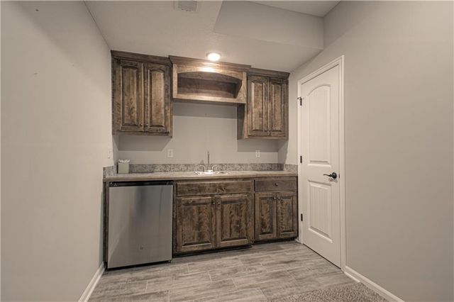 9326 N Ditzler Avenue, Kansas City, MO 64157