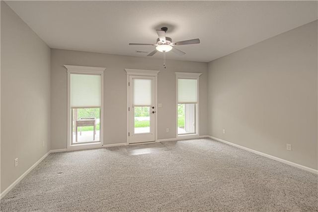 9326 N Ditzler Avenue, Kansas City, MO 64157