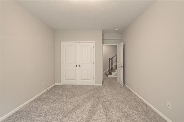 9326 N Ditzler Avenue, Kansas City, MO 64157