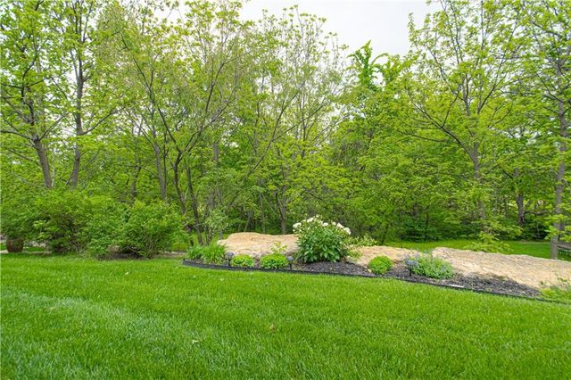 9326 N Ditzler Avenue, Kansas City, MO 64157