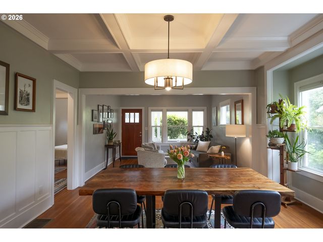 3825 N LONGVIEW Ave, Portland, OR 97227