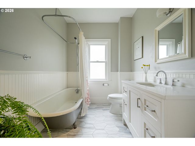 3825 N LONGVIEW Ave, Portland, OR 97227