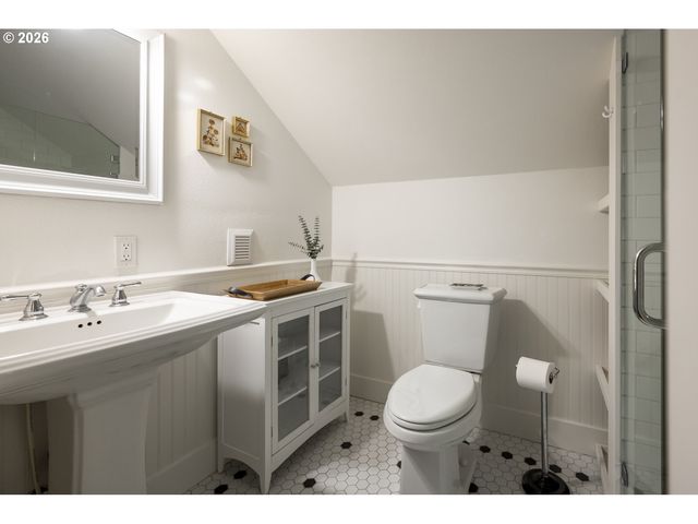 3825 N LONGVIEW Ave, Portland, OR 97227