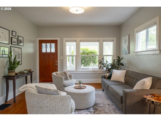 3825 N LONGVIEW Ave, Portland, OR 97227