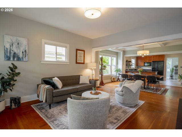 3825 N LONGVIEW Ave, Portland, OR 97227