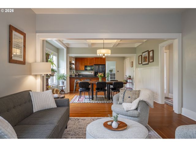 3825 N LONGVIEW Ave, Portland, OR 97227