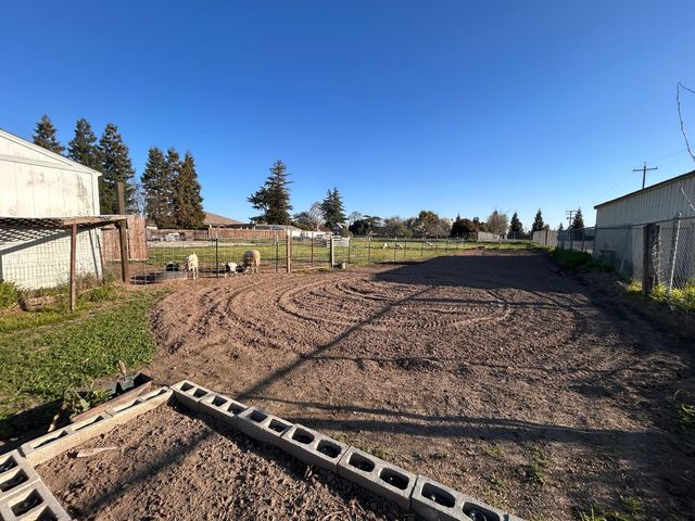 4910 E Zeering Rd, Denair, CA 95316