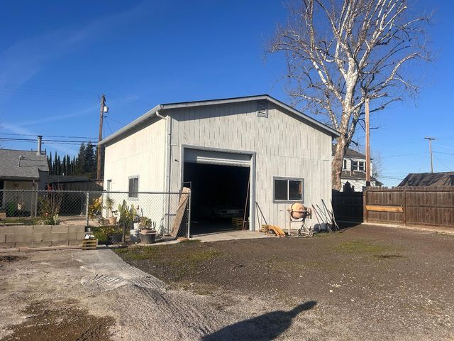 4910 E Zeering Rd, Denair, CA 95316