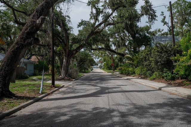 216 18TH STREET E, Bradenton, FL 34208