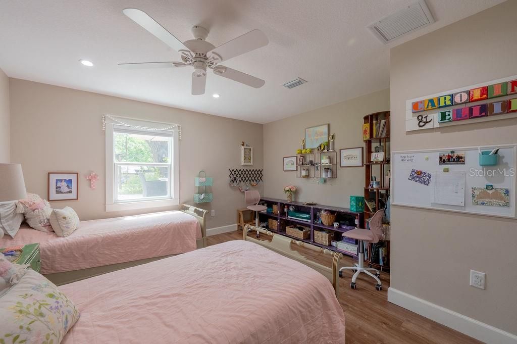 Image 22 of property listing at 216 18TH STREET E, Bradenton, FL 34208