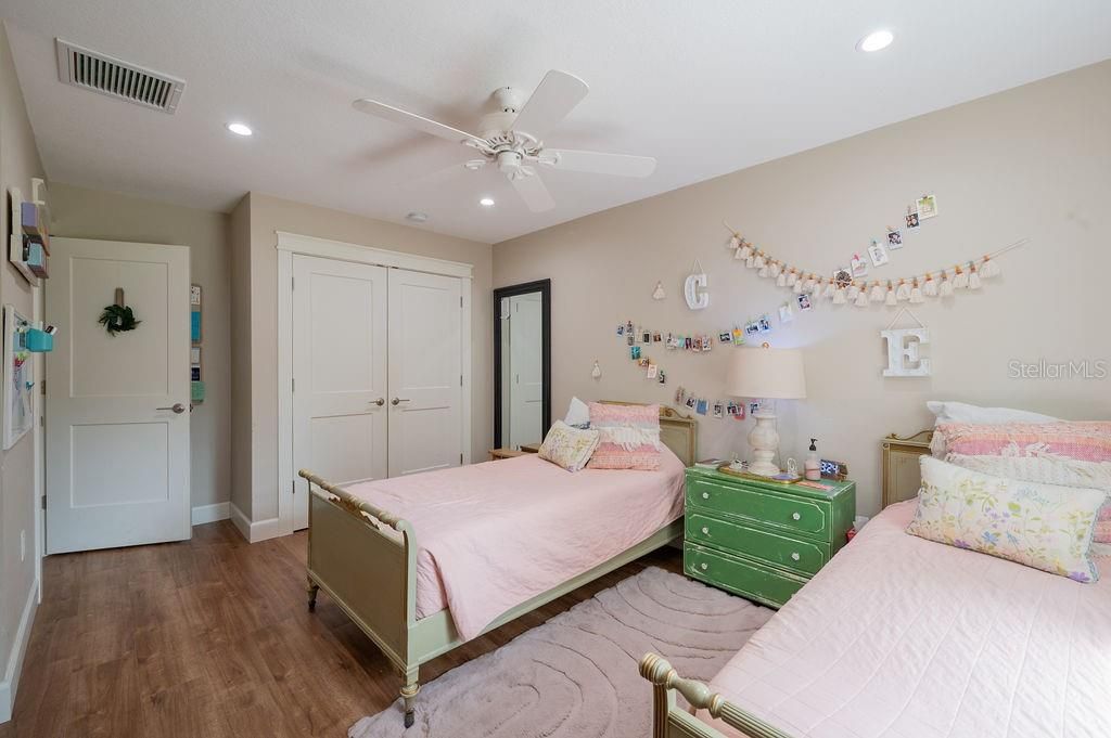Image 23 of property listing at 216 18TH STREET E, Bradenton, FL 34208